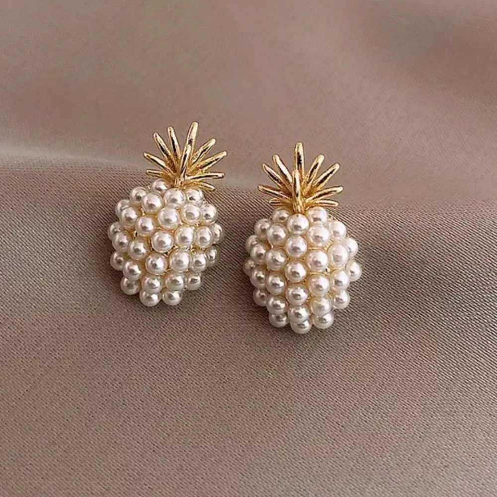 Pearl Pineapple Dainty Earrings - Picture 3 of 5